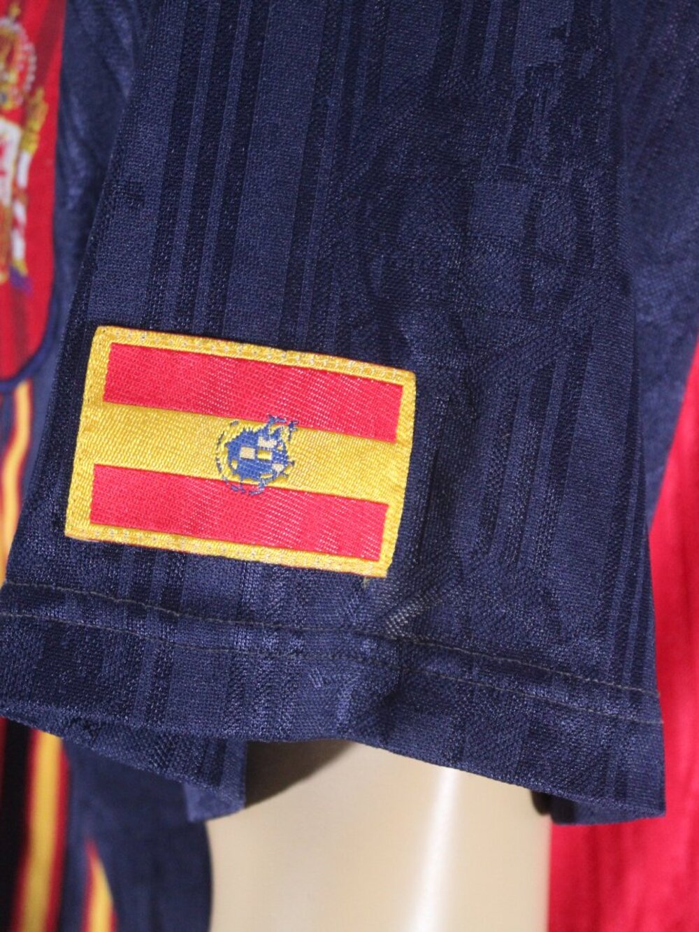 Team Spain Soccer Jersey - 1996 Home Jersey by Adidas - Men's Large - Picture 5 of 10